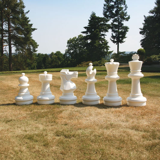 GIANT CHESS