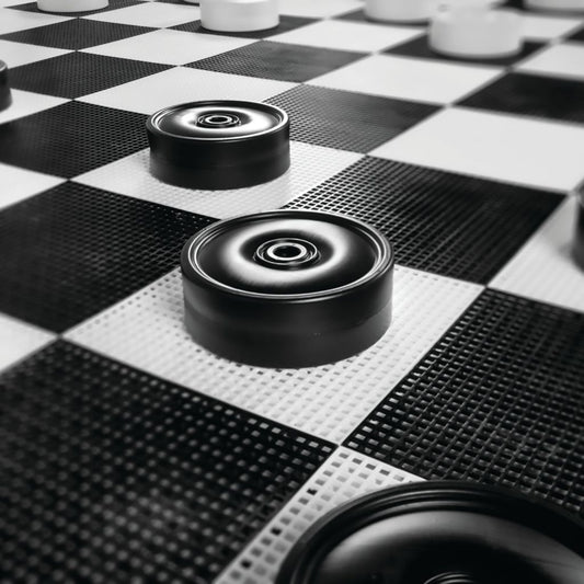 GIANT DRAUGHTS