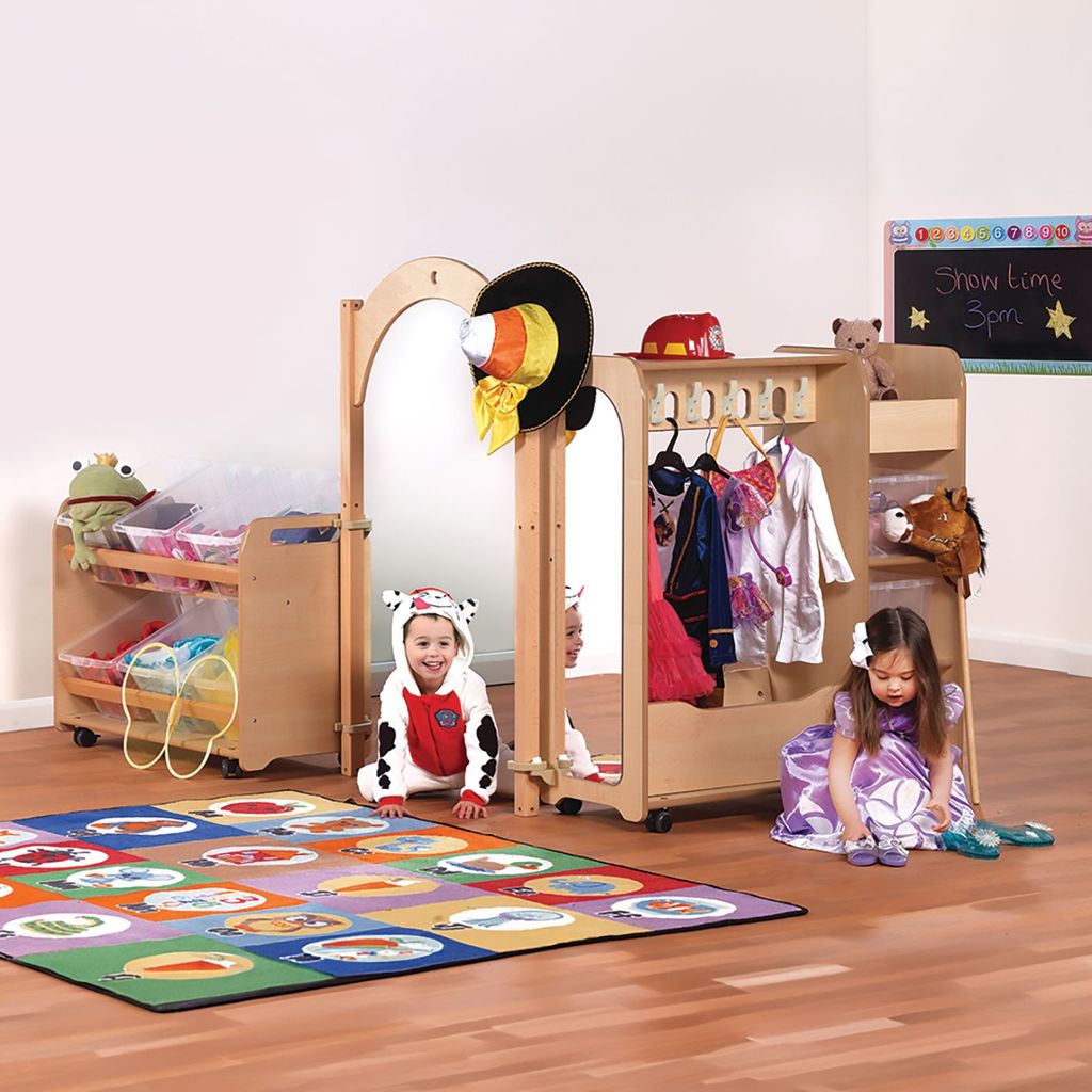 MILLHOUSE PRESCHOOL DRESSING-UP MINI ZONE